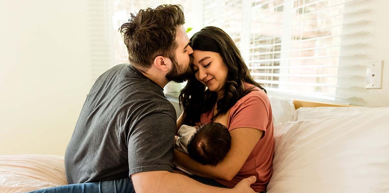 Breastfeeding: Helpful Tips for the First Few Weeks class image