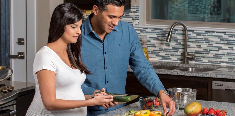 Live Pregnancy Discussion: What to Eat When You Are Expecting  class image